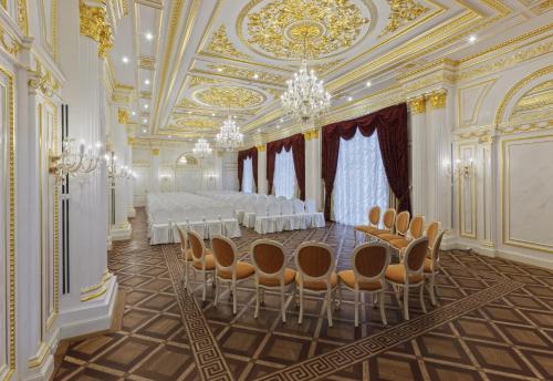 The State Hermitage Museum Official Hotel