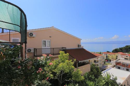 Apartments with a parking space Duce, Omis - 20858