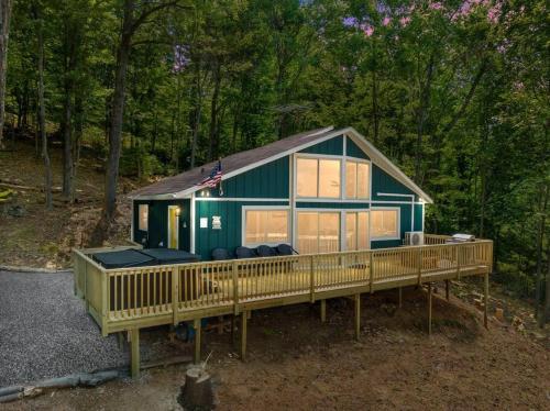 . Forest Ridge Cabin - Hot Tub, Wi-Fi, National Park 15 Min, Fire Pit