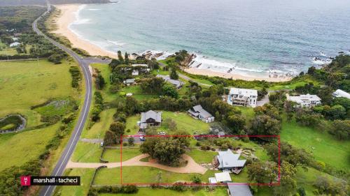 Baraga Sanctuary holiday house, Bermagui Barragga Bay Linen & Wifi Provided