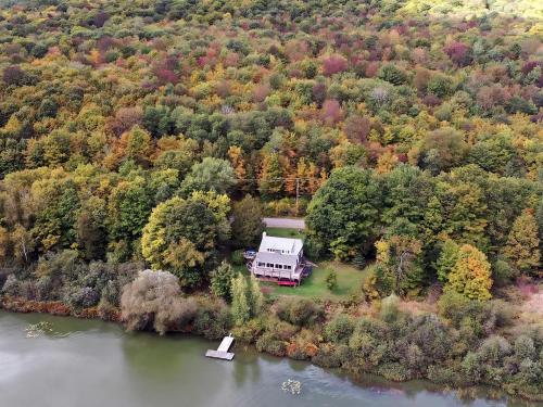 The Mandeville Rustic Chalet Lake Access + Jacuzzi