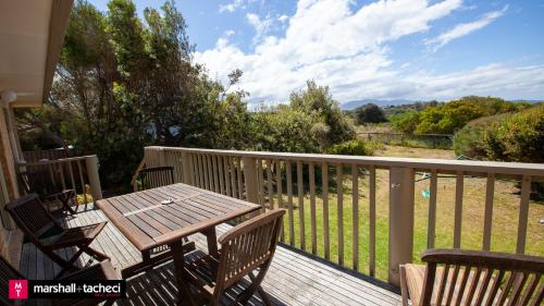 Bermagui Dune House 5 Narira Street, Beach Front, Pet friendly