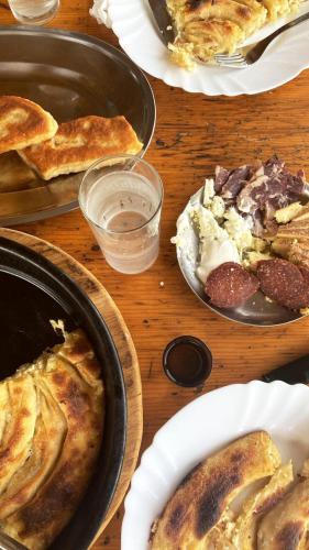 Na krovu svijeta in Lukomir