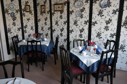 OLIVERS (over 35 years only ) - image 6