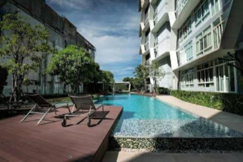 High-Class 2BED SkyView Condo Just 1-Step from BTS ONNUT