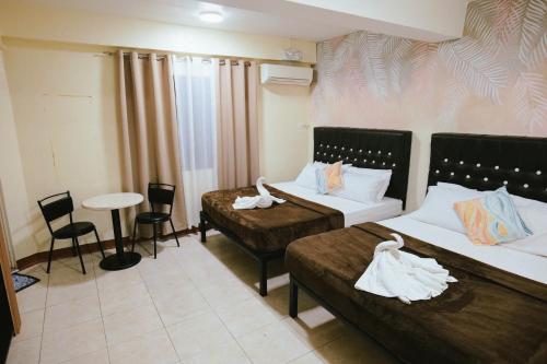 2 double beds