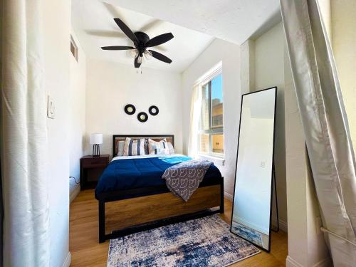 Heart of Hollywood Apartment - 2Bed 2Bath in Los Angeles, USA