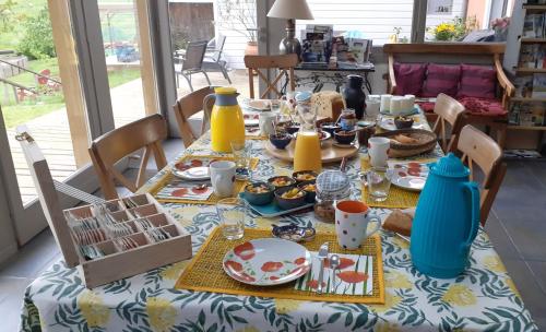 อาหารและเครื่องดื่ม, B&B La Maison Des Collines Autour Chambres d'hôtes (B&B La Maison Des Collines Autour Chambres d'hotes) in เลอ กูตูร์