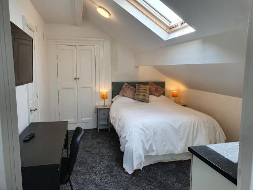 Deluxe Double Room with En-Suite