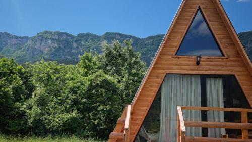 Vista exterior, Cabins Tvishi Near Khvamli Mountain in Lailashi