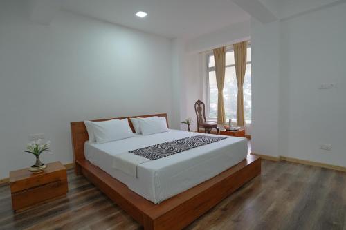 Double or Twin Room image 5