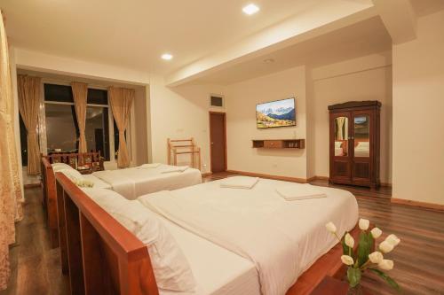 Deluxe Family Room image 4