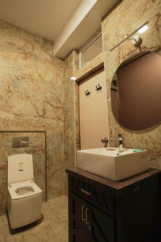 Double or Twin Room image 3