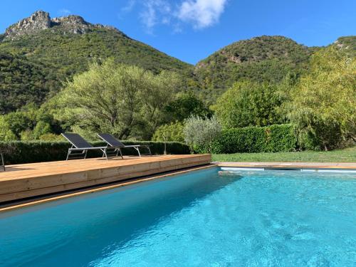Úszómedence, Estive des Angelettes Piscine chauffée Sauna (Estive des Angelettes Piscine chauffee Sauna) in Saint-Ferreol-Trente-Pas