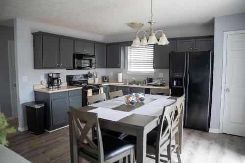 Spacious home across from Louisville in New Albany in New Albany, USA