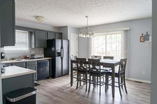 Spacious home across from Louisville in New Albany in New Albany, USA