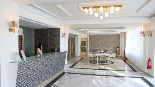  Adel Paradise in Adelianos Kampos