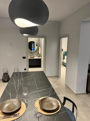 Cora May Central Villa with private pool 200m to the beach