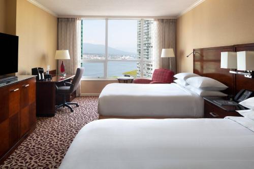 Double Room with Two Double Beds and Harbor View - High Floor