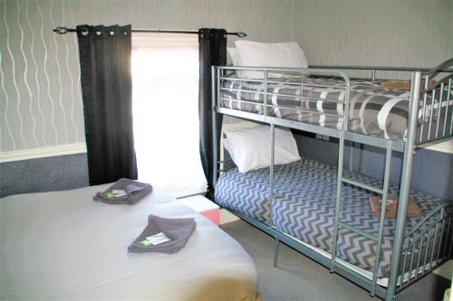 Pine Lodge Hotel Room Type - Quadruple Room with Private Bathroom