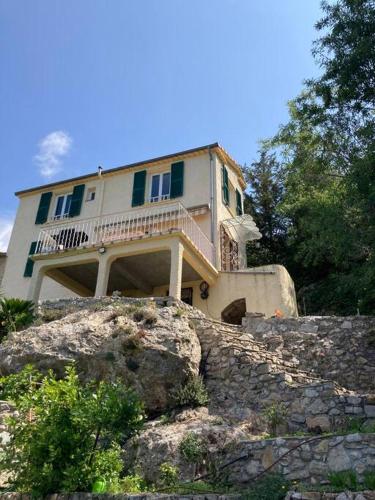 Maison ensoleillee avec vue panoramique jusqu a Antibes