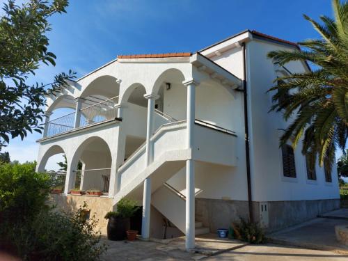  Apartments Pavlovic, Unterkunft in Ninski Stanovi