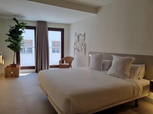 Superior Double Room image 8