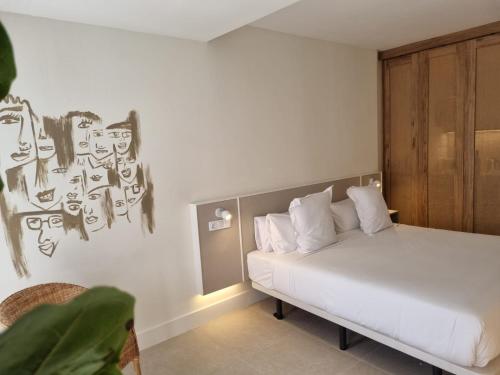 Superior Double Room image 10