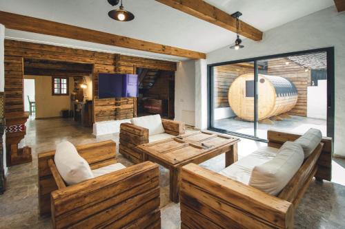 Koplietošanas atpūtas telpa ar TV, The Hut Retreat in Fântânele (Sibiu)