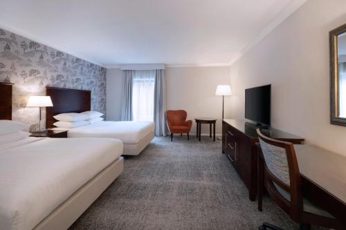 2 double beds