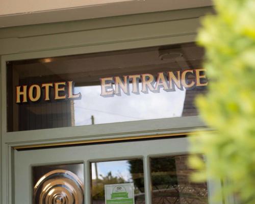 The Poplars Hotel - image 8