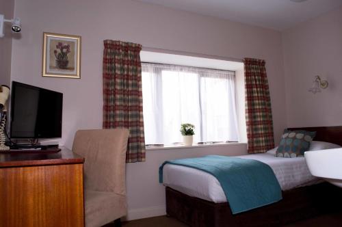 The Poplars Hotel - image 3