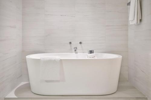 JW Marriott Denver at Cherry Creek - image 10