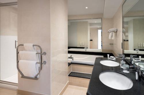 room detail thumbnail 2
