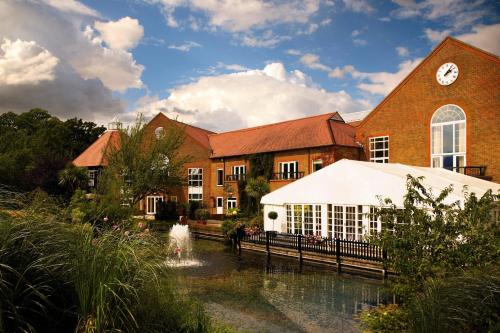 Tudor Park Marriott Hotel & Country Club - image 9