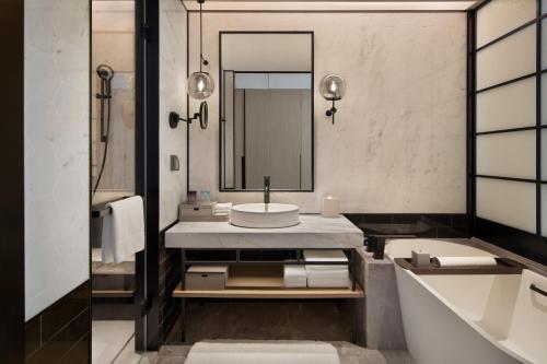 Sheraton Xi'An Chanba - Tap to explore photos