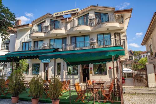 . Family Hotel Familia