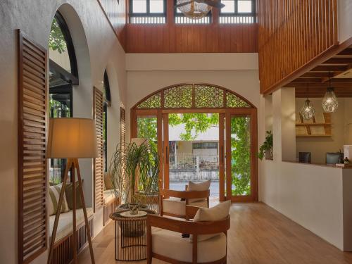 Lobby, The Motifs Eco Hotel near Wat Phai Lom