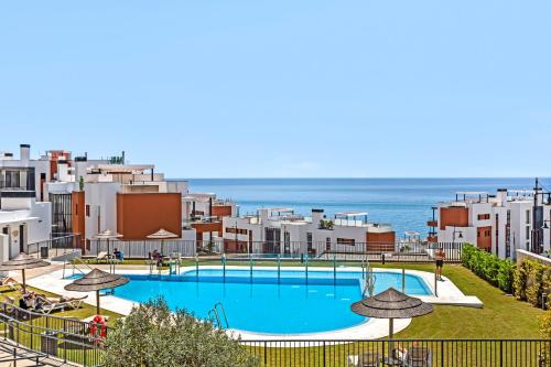 SUPER SIX - Brand New Seaview in Costa Del Sol, Fuengirola (photo 4)