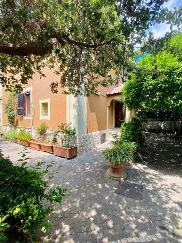 Los Mochileros Hostel - Age Limit 18-28 in Neapel