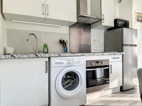 Charmant appartement avec terrasse parking in Ispagnac