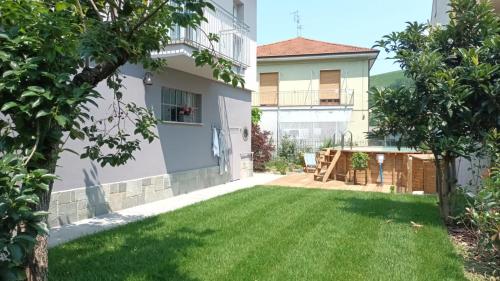 Casa Piero - villetta con piscina ad Alba, Langhe