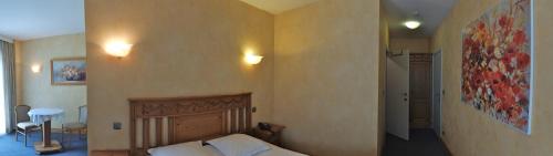 Double Room with Private Shower image 7