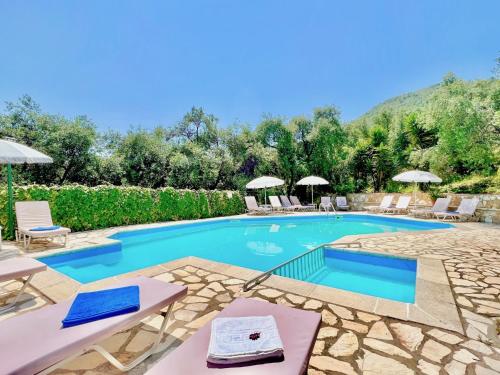 Beach Villa Thespina with private pool by DadoVillas