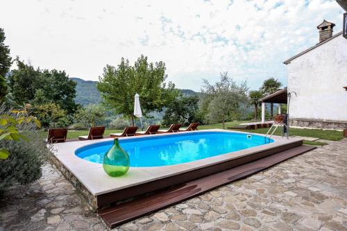 Peldbaseins, Magical Villa Glavini with privacy & stunning panoramic views in Cerovlje