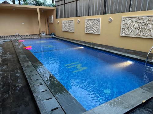 Cozy villa with swimming Pool in Sentul