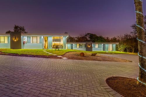 KRAVIT Premier Suites - image 2