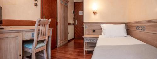 Single Room image 2