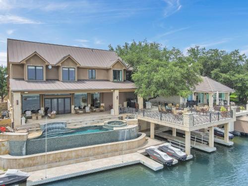 The Villa on Matern New Listing in Horseshoe Bay (TX)