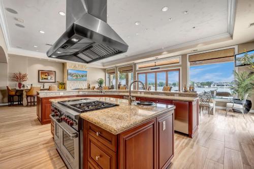 The Villa on Matern New Listing in Horseshoe Bay (TX)
